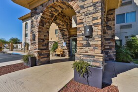 Wingate by Wyndham Chandler
