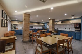 Wingate by Wyndham Chandler