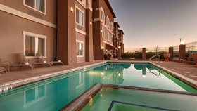 Best Western Douglas Inn & Suites