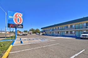 Motel 6 Douglas