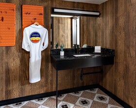 Americana Motor Hotel