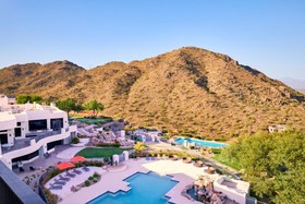 ADERO Scottsdale, Autograph Collection