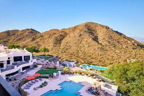 ADERO Scottsdale, Autograph Collection