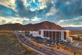 ADERO Scottsdale, Autograph Collection
