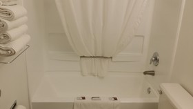 Americas Choice Inn & Suites