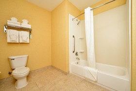 Comfort Suites Glendale - State Farm Stadium Area