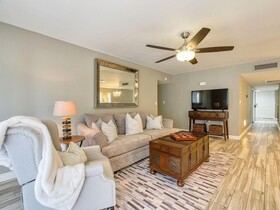 Glendale Charm by Casago
