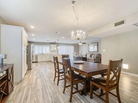 Glendale Charm by Casago