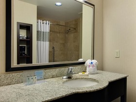 Hampton Inn & Suites Phoenix Glendale-Westgate