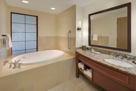 Renaissance Phoenix Glendale Hotel & Spa