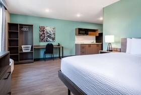ECHO Suites Extended Stay by Wyndham Phoenix-Peoria/Glendale