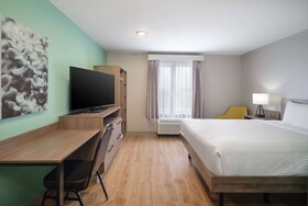 ECHO Suites Extended Stay by Wyndham Phoenix-Peoria/Glendale