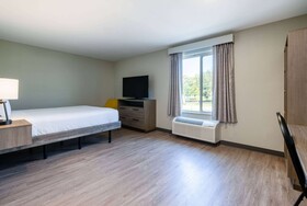 ECHO Suites Extended Stay by Wyndham Phoenix-Peoria/Glendale