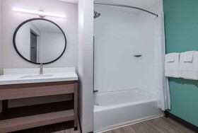 ECHO Suites Extended Stay by Wyndham Phoenix-Peoria/Glendale