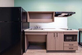 ECHO Suites Extended Stay by Wyndham Phoenix-Peoria/Glendale