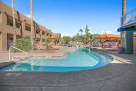 3 Palms Resort & Oasis