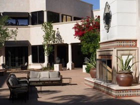 The Scottsdale Resort & Spa, Curio Collection by Hilton