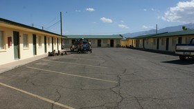 Hwy. Express Inn & Suites