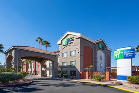 Holiday Inn Express & Suites Marana
