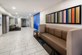 Holiday Inn Express & Suites Marana