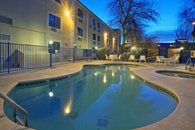 Holiday Inn Express Tucson-Airport