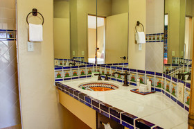 La Posada Lodge and Casitas