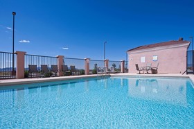 Holiday Inn Express & Suites Willcox