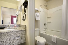 Travelodge by Wyndham Winslow