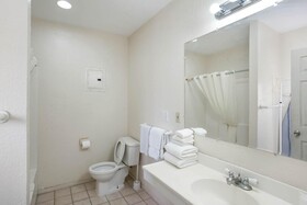 Arizona Inn & Suites by OYO Rooms