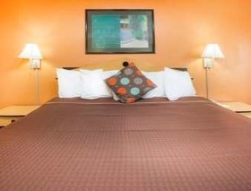 Days Inn by Wyndham Alma