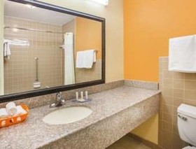 Days Inn by Wyndham Alma