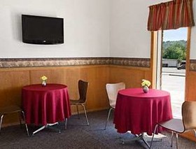 Super 8 by Wyndham Batesville