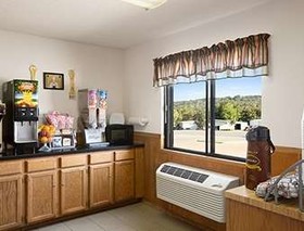 Super 8 by Wyndham Batesville