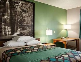 Super 8 by Wyndham Batesville