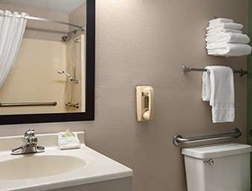 Super 8 by Wyndham Batesville