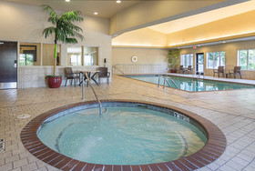 Comfort Inn Crystal Bridges