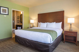 Comfort Inn Crystal Bridges