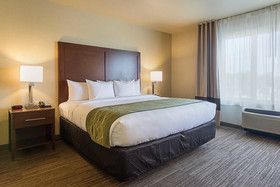 Comfort Inn Crystal Bridges