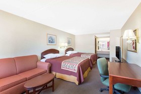 Days Inn & Suites by Wyndham Bentonville