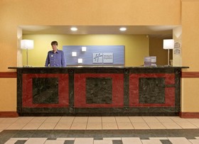 Holiday Inn Express & Suites Bentonville