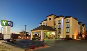 Holiday Inn Express & Suites Bentonville