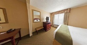 Holiday Inn Express & Suites Bentonville