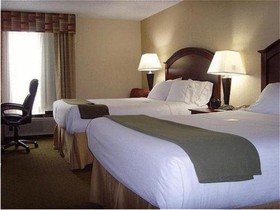 Holiday Inn Express & Suites Bentonville