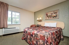 HomeTowne Studios & Suites Bentonville