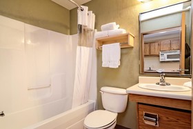 HomeTowne Studios & Suites Bentonville