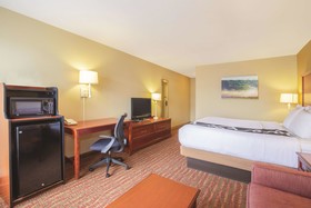 La Quinta Inn & Suites by Wyndham Bentonville