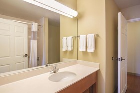 La Quinta Inn & Suites by Wyndham Bentonville