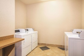 La Quinta Inn & Suites by Wyndham Bentonville