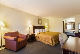 Econo Lodge Inn & Suites