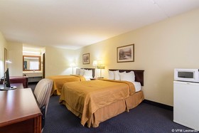 Econo Lodge Inn & Suites